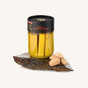 Vega Sotuelamos cured sheep´s cheese in olive oil, jar 220 gr net drained